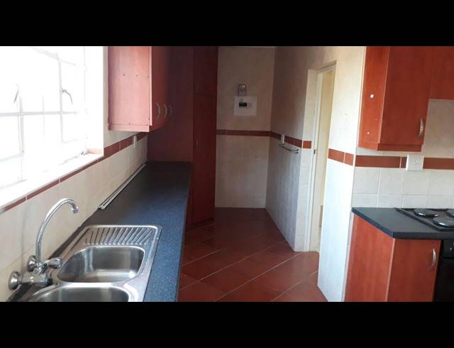 2 BEDROOM FLAT RENTED IN SCHUINSHOOGTE